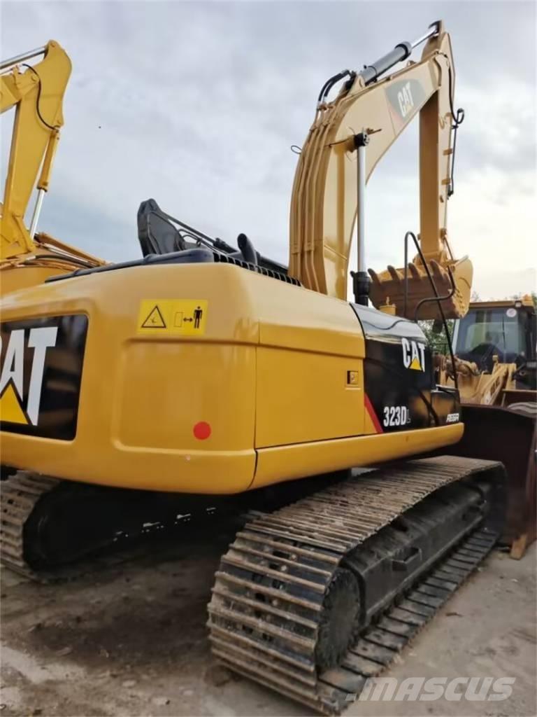 CAT 323 GC Excavatoare pe șenile
