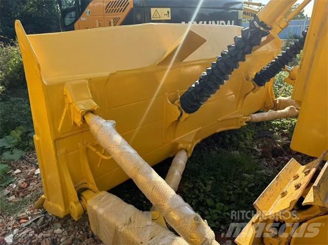 Komatsu D 85 Buldozere pe senile
