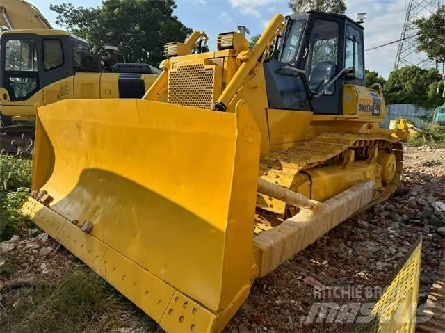 Komatsu D 85 Buldozere pe senile