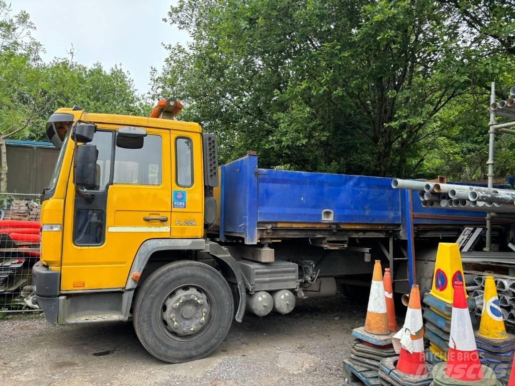 Volvo FL 220 Camioane platforma/prelata