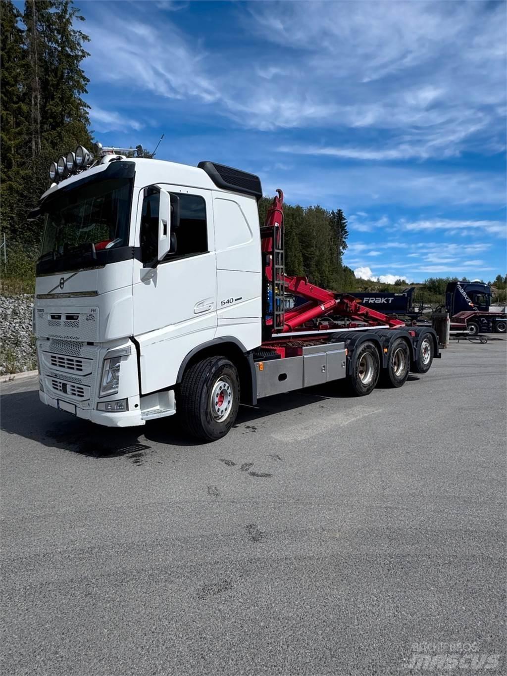 Volvo FH 540 8X4 Camion cu carlig de ridicare