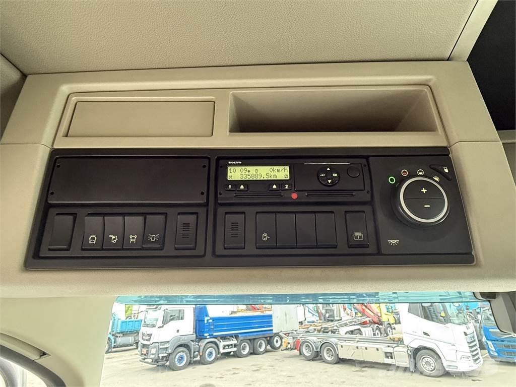 Volvo FH 540 8X4 Camion cu carlig de ridicare
