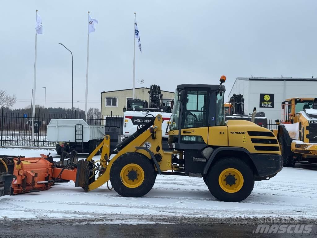 Yanmar V 120 Incarcator pe pneuri