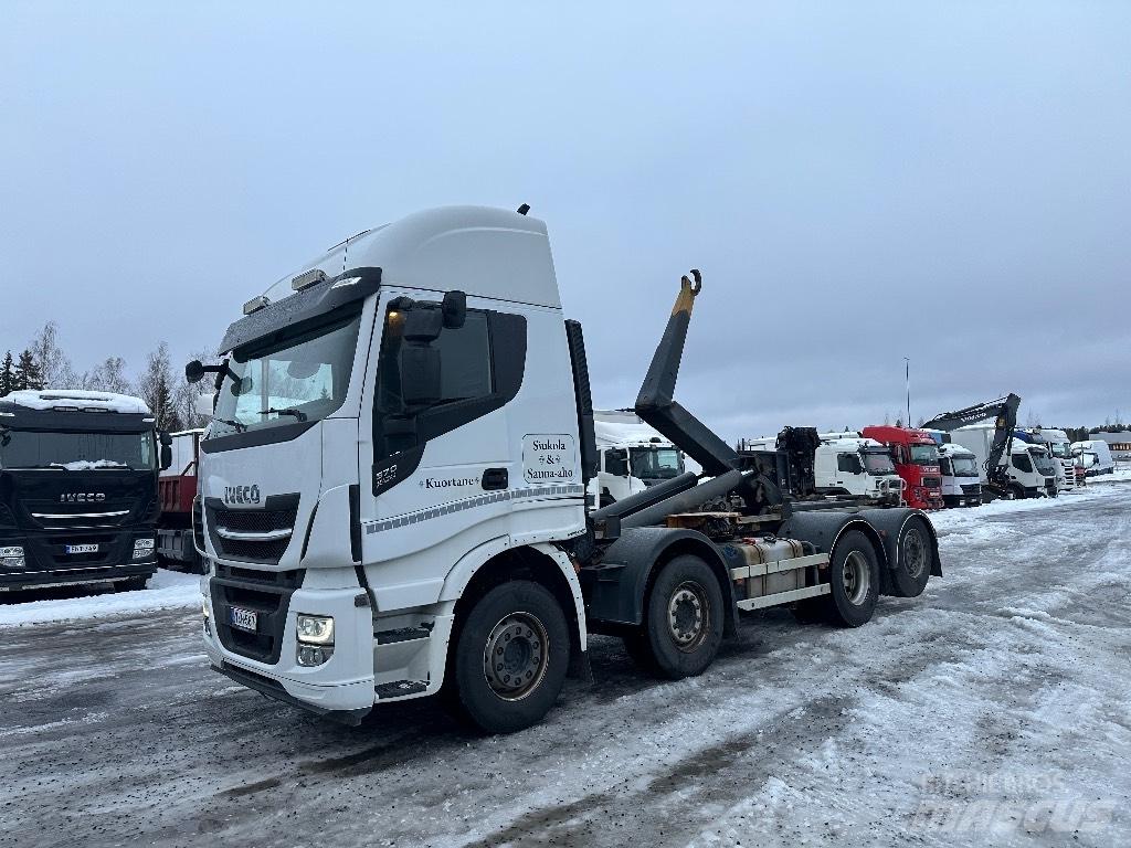 Iveco X-Way 560 8x2 Camion cu carlig de ridicare