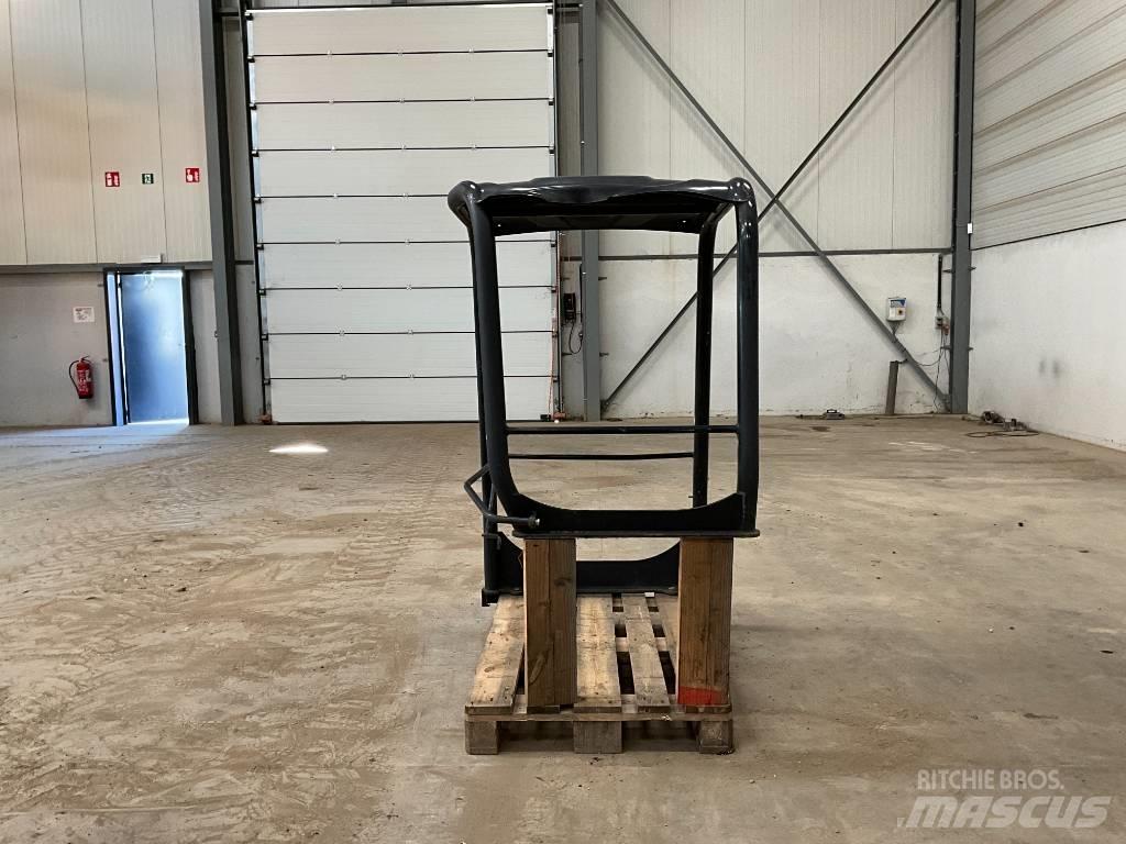 Kubota U 27-4 Cabine si interior