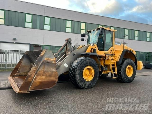 Volvo 180 H Incarcator pe pneuri