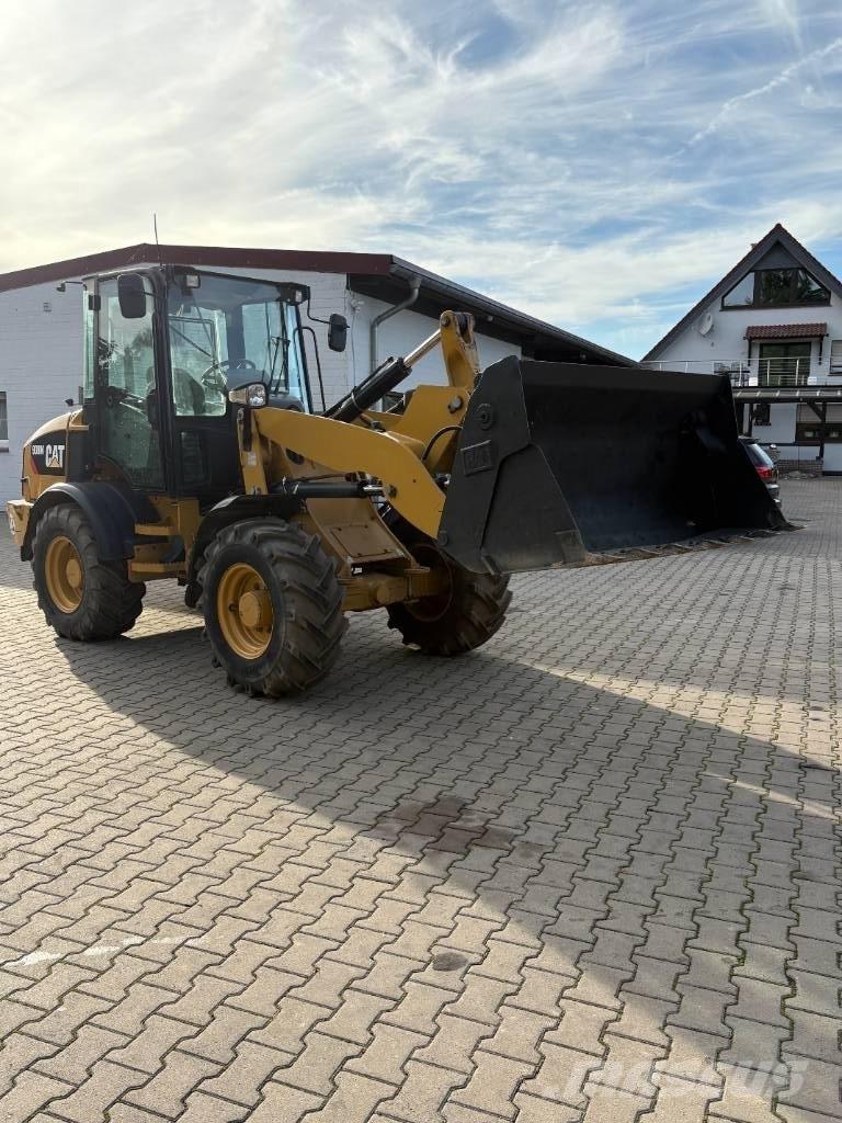 CAT 908M Incarcator pe pneuri