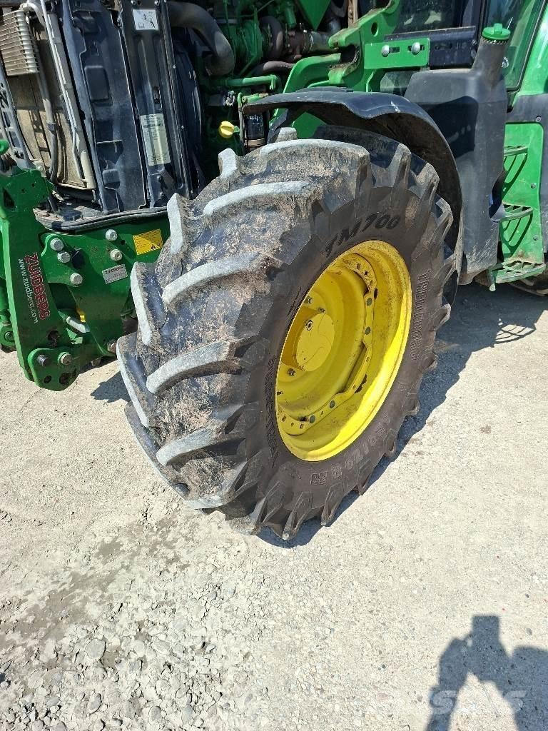 John Deere 6110M Tractoare