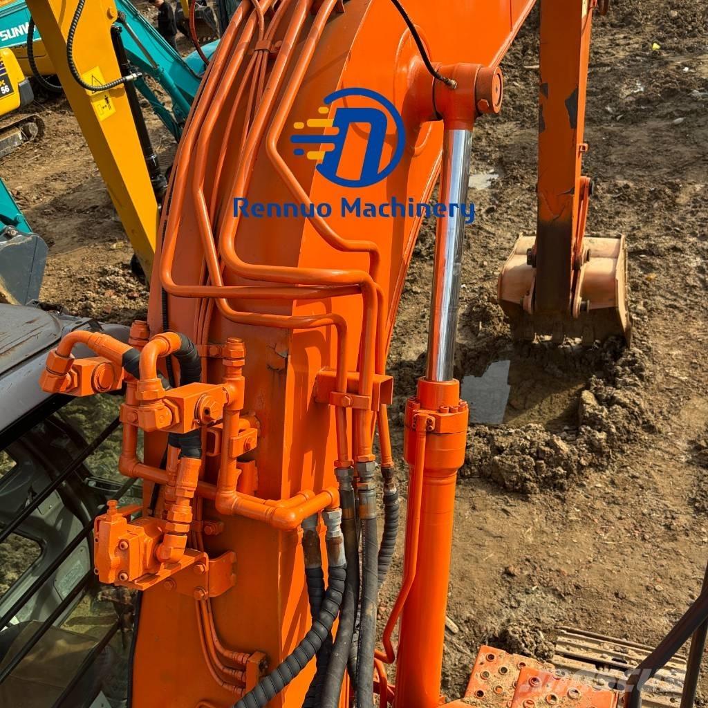 Hitachi ZX 135 US Excavatoare pe șenile

