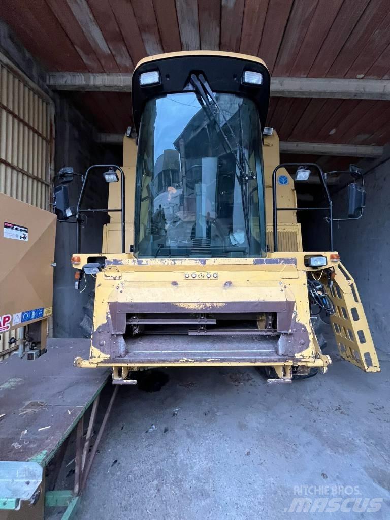 New Holland TF 76 Combine de secerat