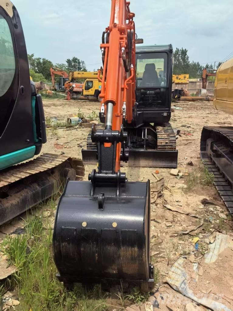 Doosan DX 60 Excavatoare pe șenile
