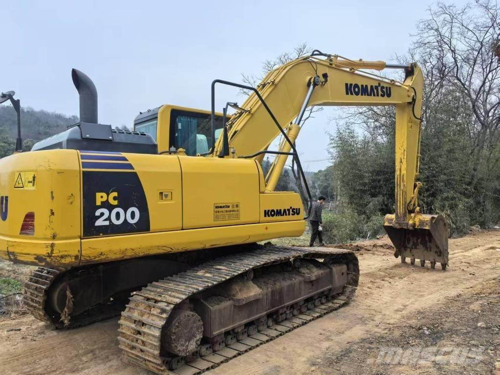 Komatsu PC 200-8 Excavatoare 7t - 12t