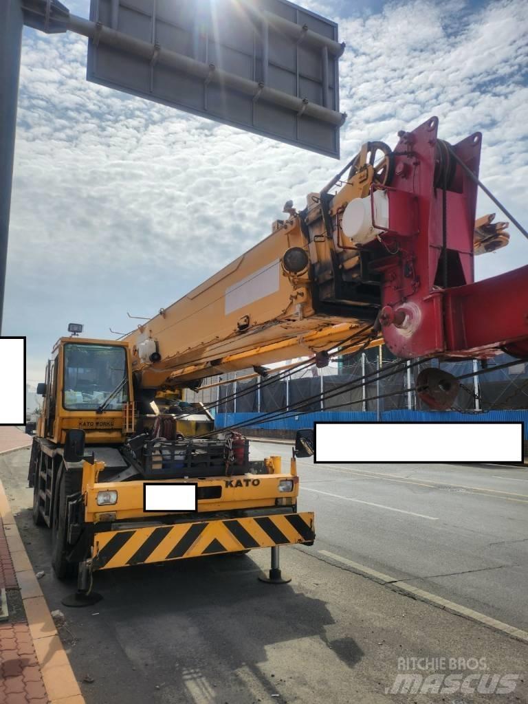 Kato SR 250 Macara teren accidentat