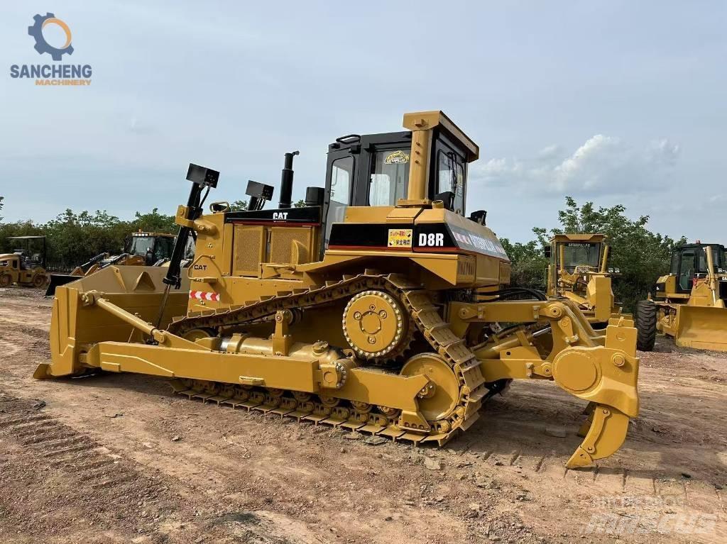CAT D8R Buldozere pe senile