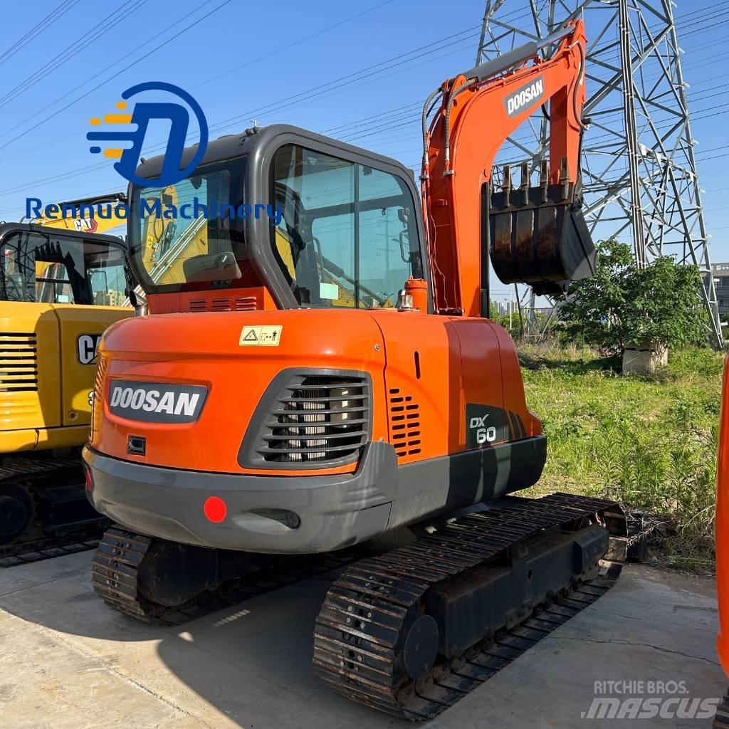Doosan DX 60 Excavatoare pe șenile
