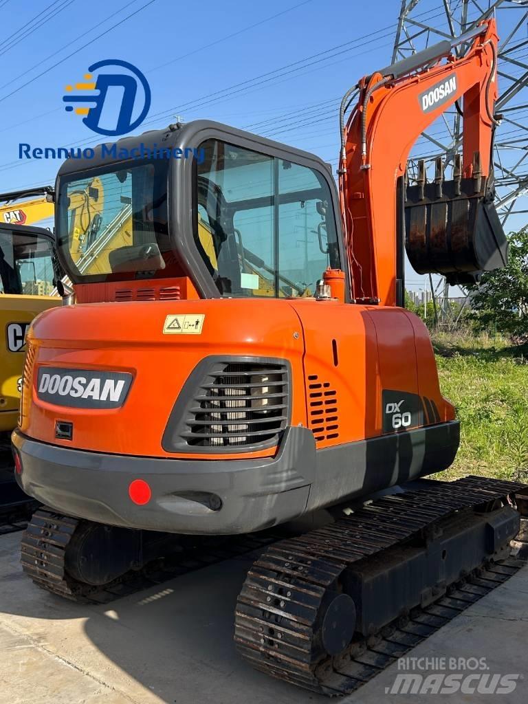 Doosan DX 60 Excavatoare pe șenile
