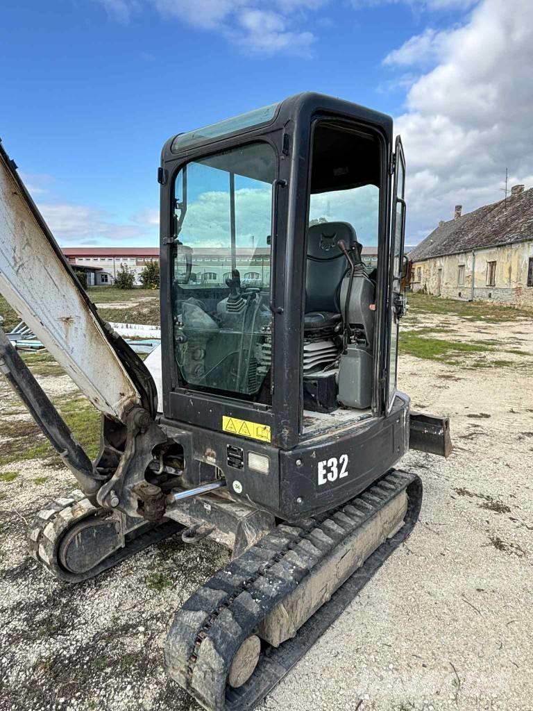 Bobcat E 32 Mini excavatoare < 7t