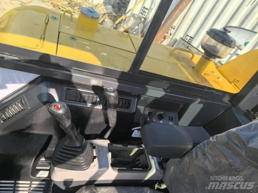 Komatsu PC 58 Excavatoare pe șenile
