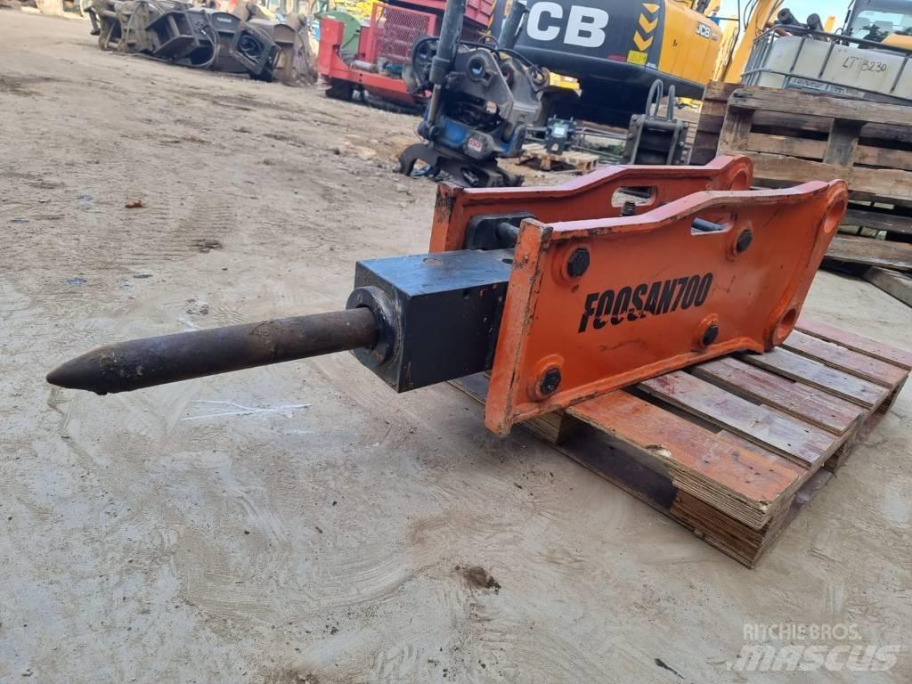  Foosan 700 Ciocane / Concasoare