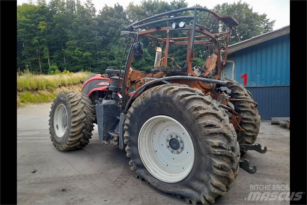 Valtra T254 Tractoare