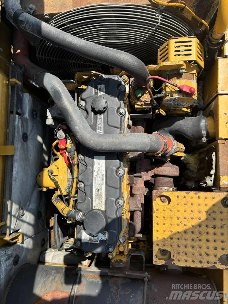 CAT 325 D L Excavatoare pe șenile
