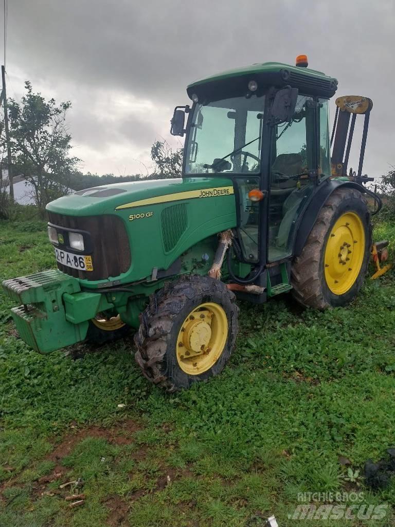 John Deere 5075 E Tractoare