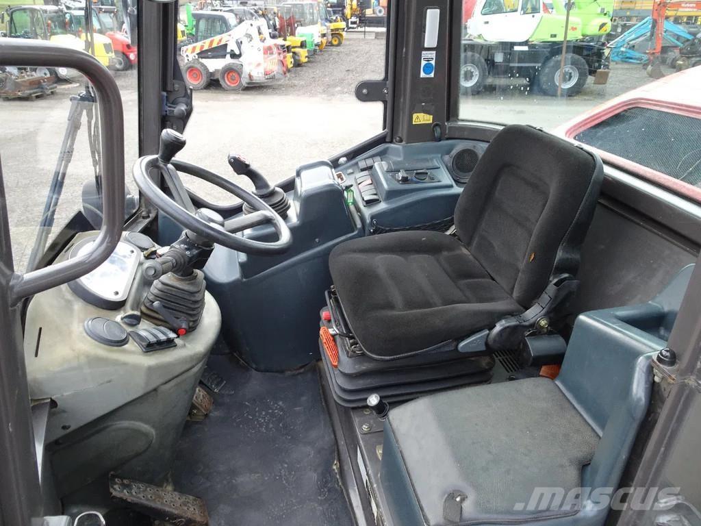 Mecalac AS700 Incarcator pe pneuri