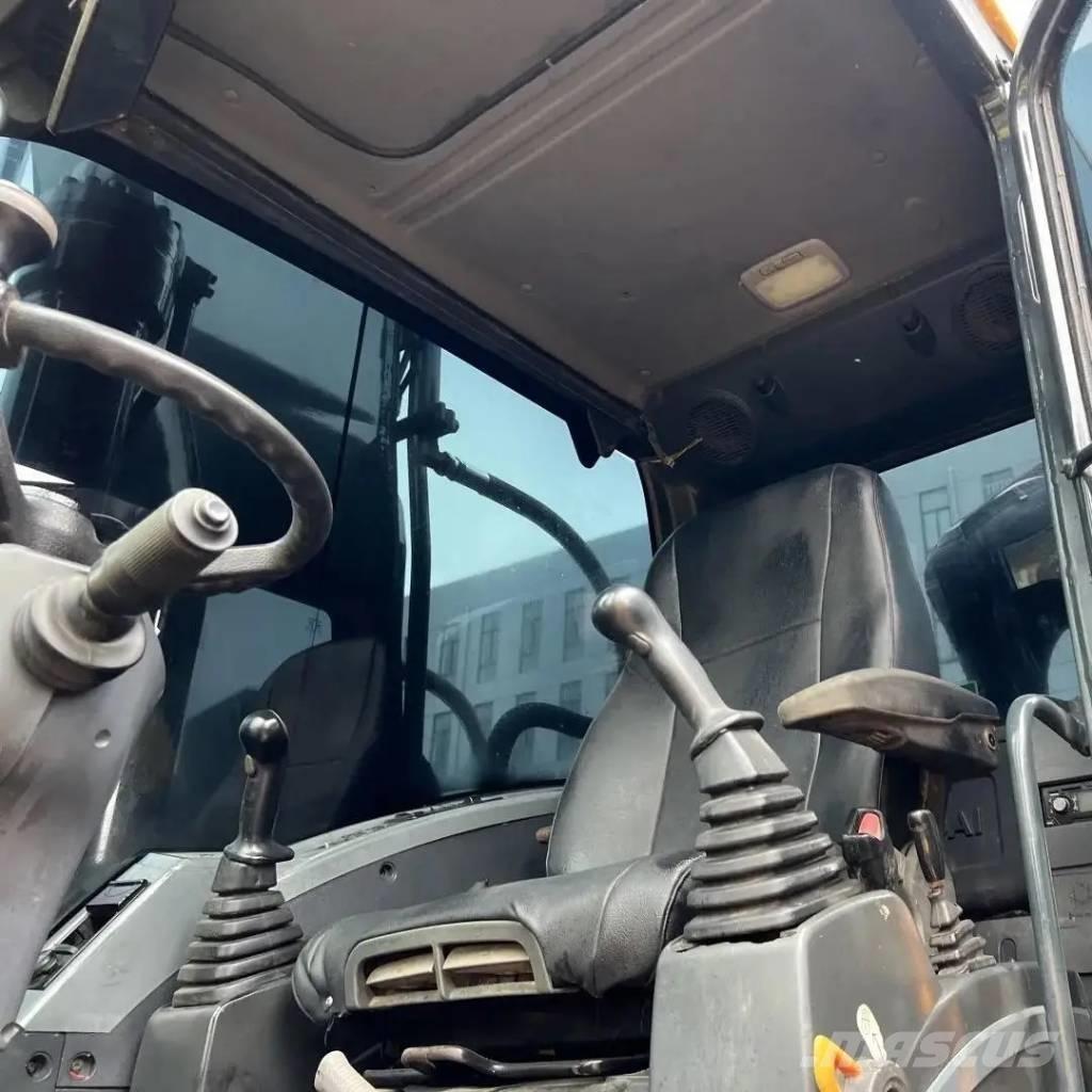 Hyundai R210W-9T Excavatoare cu roti