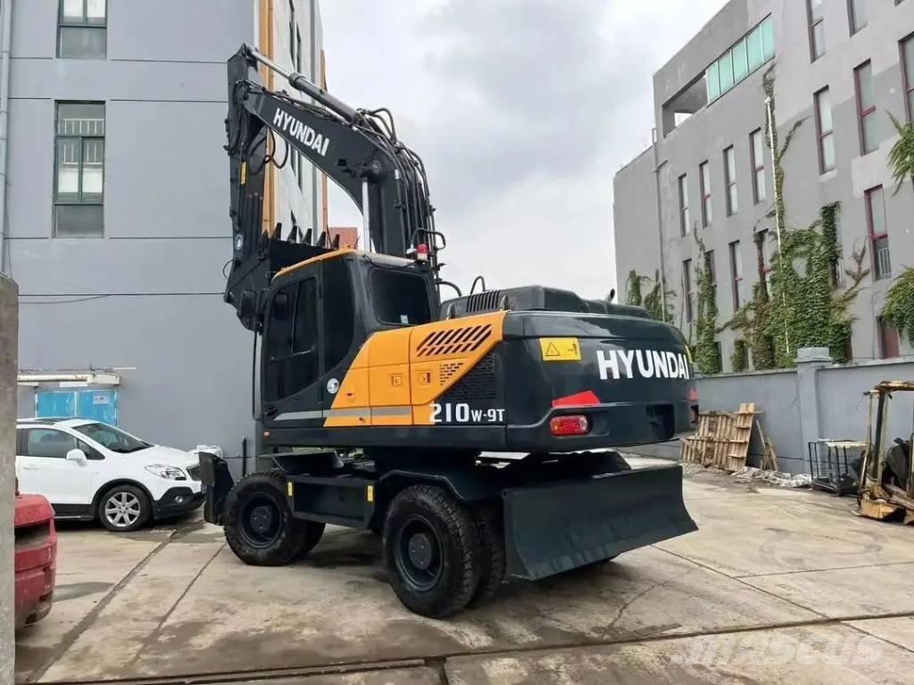 Hyundai R210W-9T Excavatoare cu roti