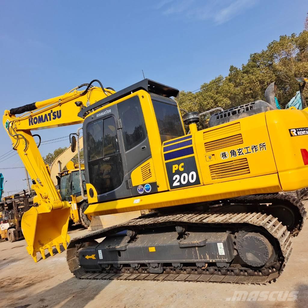 Komatsu PC 200 Excavatoare pe șenile
