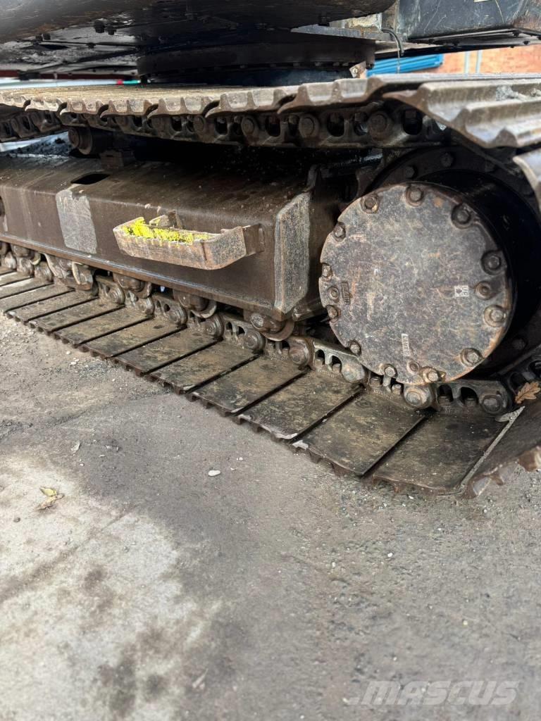 Hitachi ZX 135 US Excavatoare pe șenile
