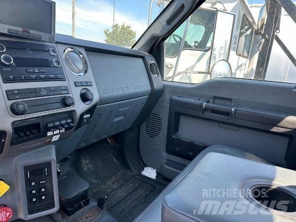 Ford F 750 Camion de deseuri