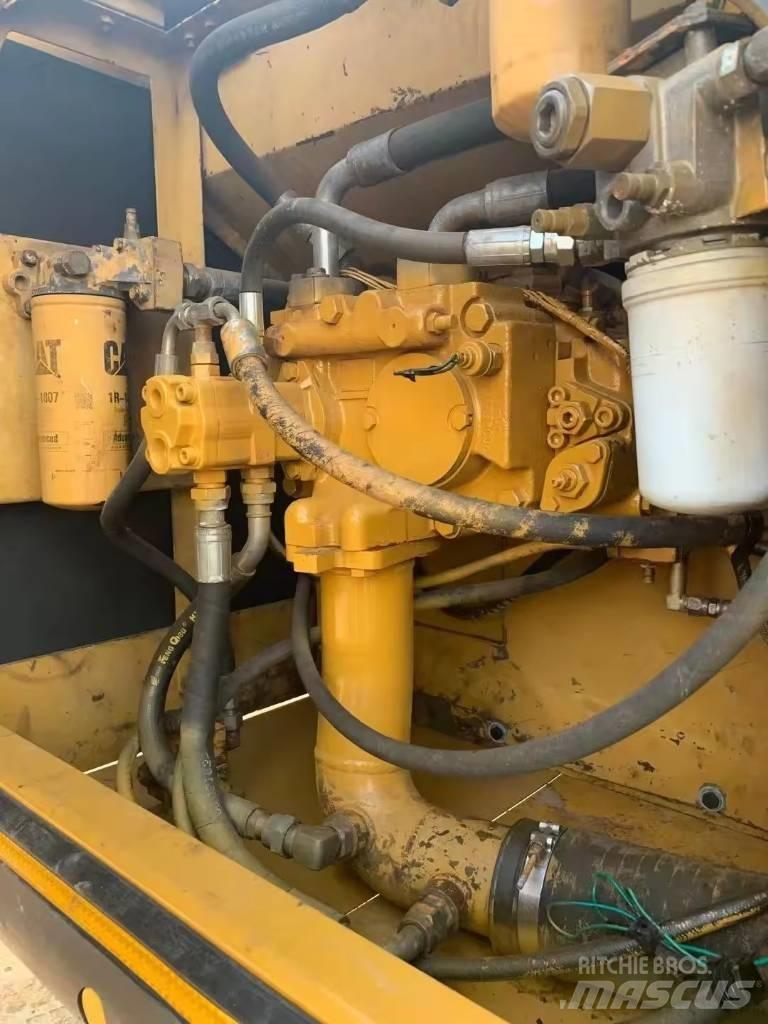 CAT 330 D Excavatoare pe șenile
