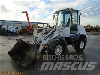 Liebherr L 506 Incarcator pe pneuri