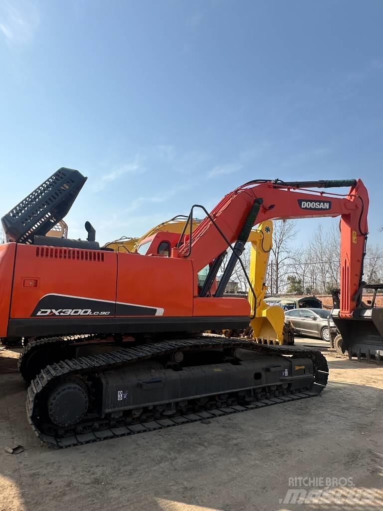 Doosan DX 300 Excavatoare pe șenile
