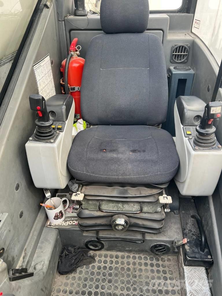 Grove GMK 4080-1 Macara pentru orice teren