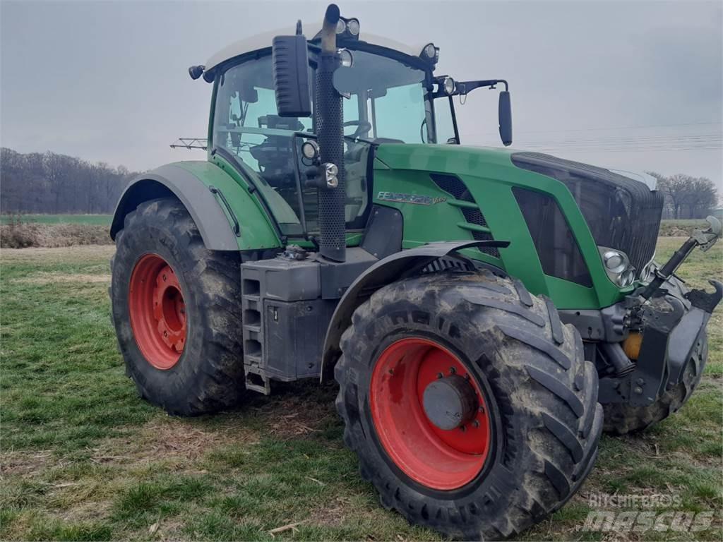 Fendt 826 Vario Tractoare