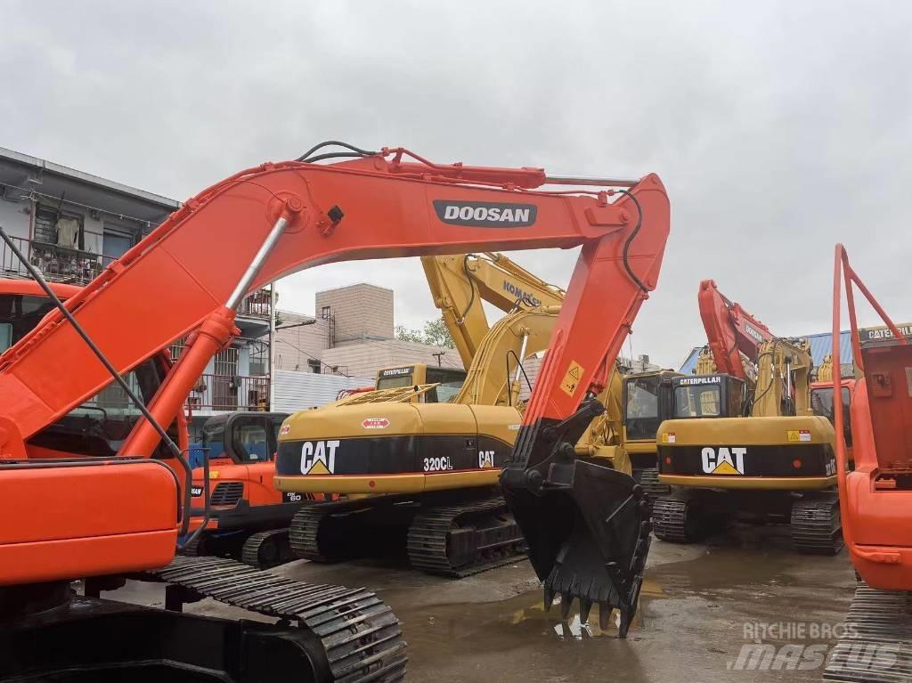 Doosan DX 225 Excavatoare pe șenile
