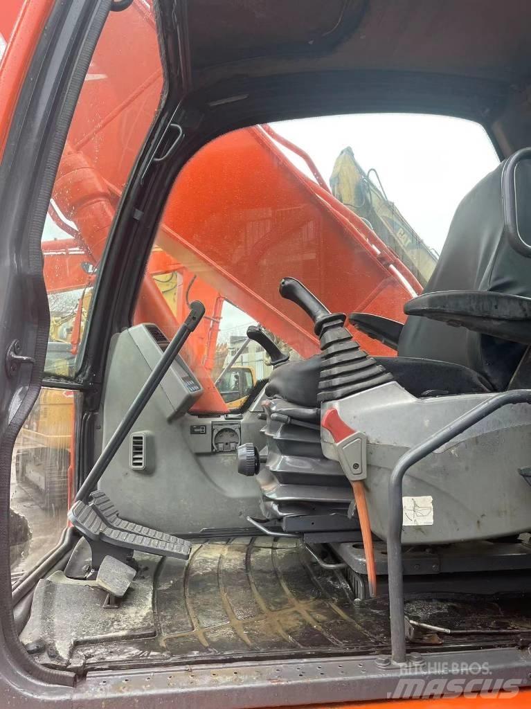 Doosan DX 225 Excavatoare pe șenile
