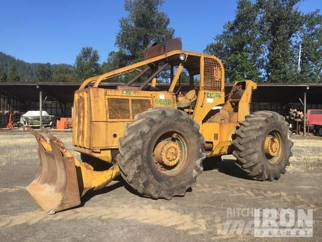 Clark Ranger 668-B Utilaje de manevrarea a bustenilor