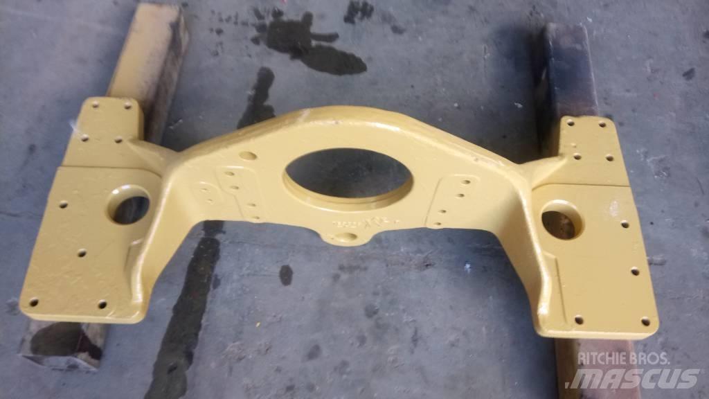 CAT 245 Sasiuri si suspensii