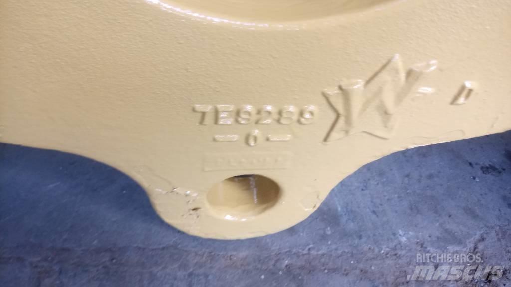 CAT 245 Sasiuri si suspensii