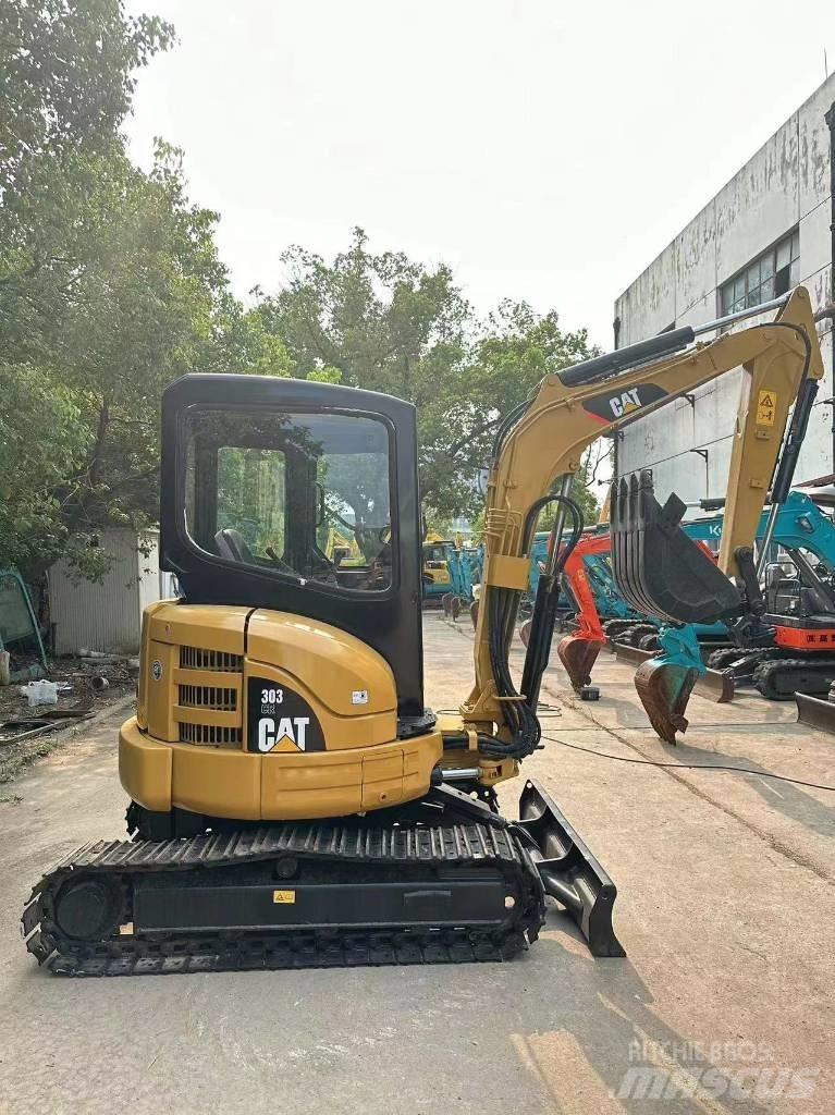 CAT 303 Excavatoare pe șenile
