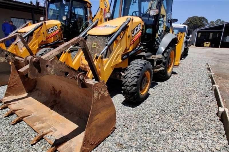 JCB 3CX 4X4 Buldoexcavatoare