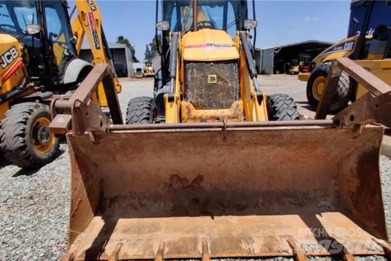 JCB 3CX 4X4 Buldoexcavatoare
