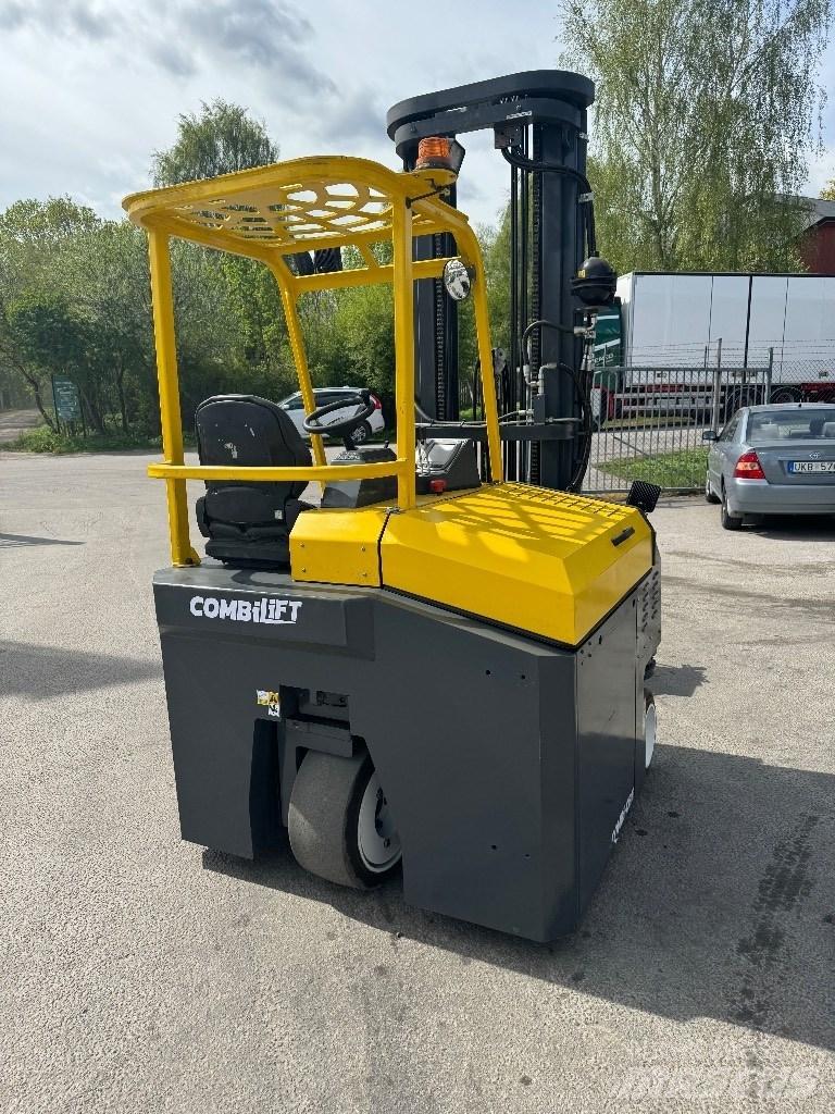 Combilift CBE3000 Stivuitoare cu patru brate
