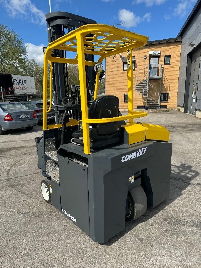Combilift CBE3000 Stivuitoare cu patru brate