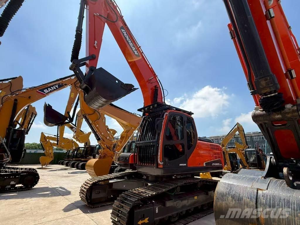 Doosan DX 225 Excavatoare pe șenile
