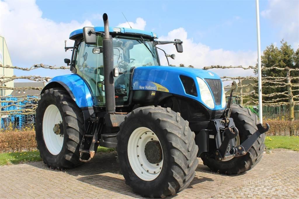 New Holland T7050 Tractoare