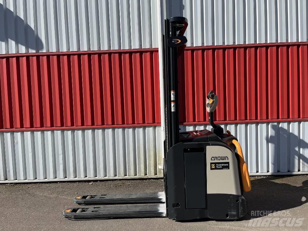 Crown ETi40001,2 Transpaleta manuala